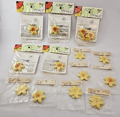 Vtg 13 Packs Mangelsen A-Ray of Petals Star Flower 12 Flowers/Pack Yellow 1979