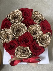 The Million Roses Los Angeles Gold Red Flowers