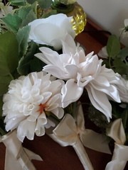 4- Bouquets of Bridesmaid Silk Flowers Wedding White Roses NWOT IVORY SATIN
