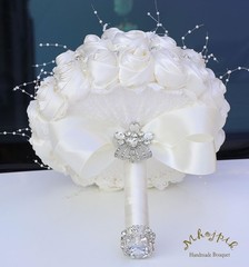 Bridal Wedding Bouquet Round Bling Brooch Holding Bouquet Artificial Rose Flo…