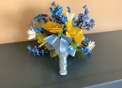 Embellished foam flower bouquet handle/holder