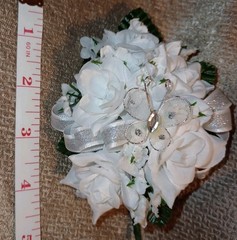 NEW 5″ Artificial White Rose Wrist Corsage Butterfly Silver Bow Prom/Wedding