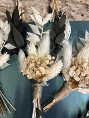 8 Boutonnière For Weedings All Ready To Go Needs Fluffed And Needless