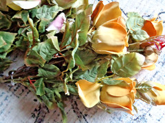 Vtg NIP 21″ FULL SILK Rose Bush 7 Stem Golden Yellow Wedding ROSES