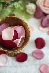 300pcs Rose Petals Burgundy Maroon Faux Silk Flower Petals for Wedding Flower…