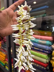 Oosi Malli Natural Looking Handmade Wild Jasmine Flower Gajra G6