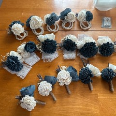 Sola Wood Lot Of 22 Corsages & Boutonnieres Wedding Flowers Wrist Blue & Ivory