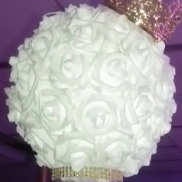 foam rose ball- white  