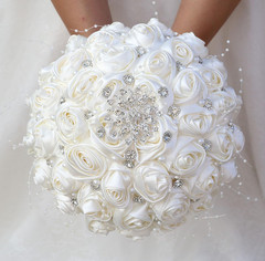 Bridal Wedding Bouquet round Bling Brooch Holding Bouquet Artificial Rose Flower