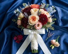 Luxury Lace Bouquet Wrap Gorgeous /Handmade pearls Bridal Bouquet NEW