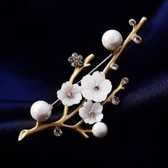 Shell Plum Blossom Flower Brooches For Women Wedding Office Brooch Pins Decor