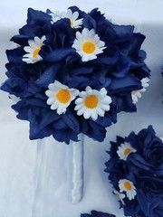 18 Pc. Wedding Bouquet Package, Navy Blue Roses, White Daisies, Wedding Bouquet