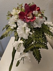 cascading bridal bouquet