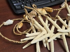 HANDMADE WHITE STARFISH SEASHELL GARLAND HANGER