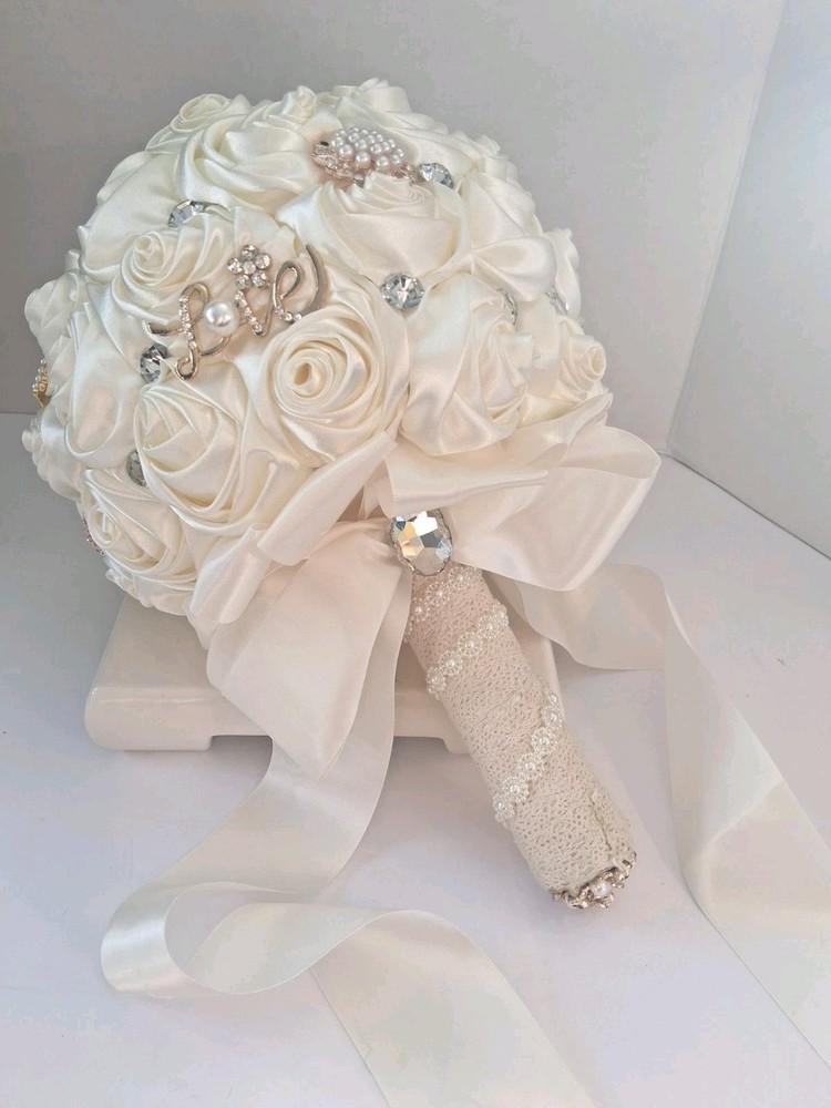 IVORY/CREAM Satin Roses & Diamante Brooch/Rose Gold Brooch; Bridal Bouquet; EUC!