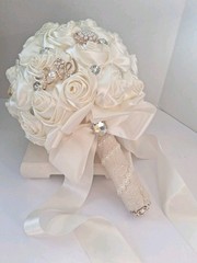 IVORY/CREAM Satin Roses & Diamante Brooch/Rose Gold Brooch; Bridal Bouquet; EUC!
