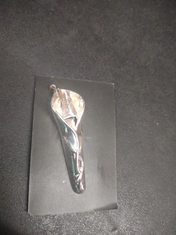 Silvery Metal Calla Lily Bout Magnet, Attach Boutonniere w/o Pins “Vine Silver”