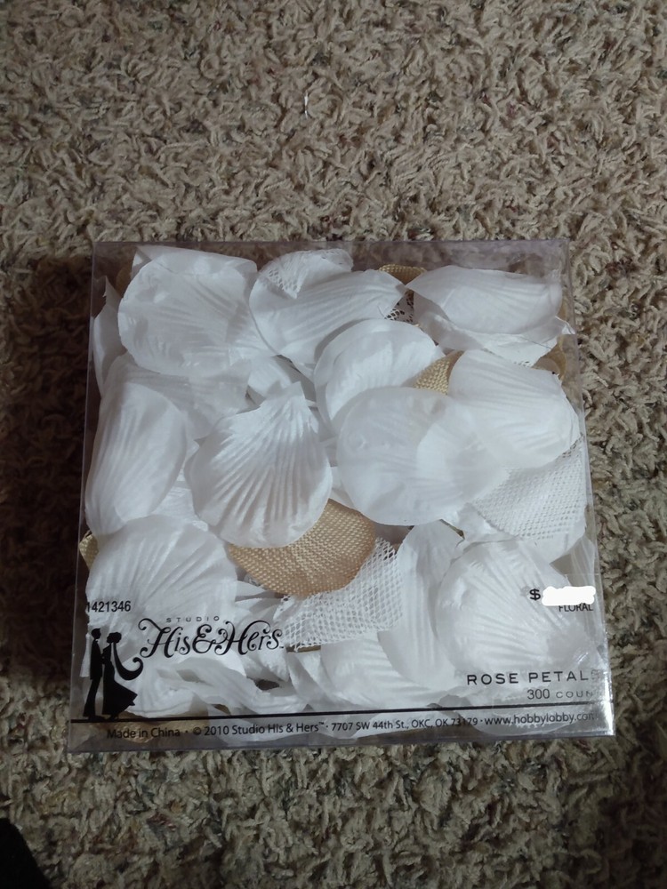 Rustic white lace burlap rose flower petals wedding party decor 300 count