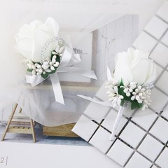 Elegant 4-Pack White Wrist Corsage Set for Bride & Bridesmaids – Floral Accents