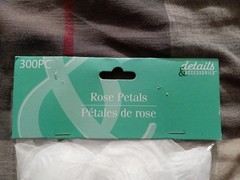 300 Count White Fabric ROSE PETALS Wedding Crafts Party Valentines