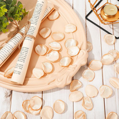 Whaline 600 Pcs Silk Rose Petals Champagne Gold Flower Petals Artificial Scatter