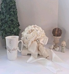 IVORY/CREAM Satin Roses & Diamante Brooch/Rose Gold Brooch; Bridal Bouquet; EUC!