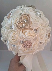 IVORY/CREAM Satin Roses & Diamante Brooch/Rose Gold Brooch; Bridal Bouquet; EUC!