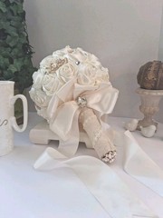 IVORY/CREAM Satin Roses & Diamante Brooch/Rose Gold Brooch; Bridal Bouquet; EUC!