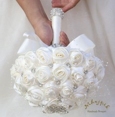 Bridal Wedding Bouquet Round Bling Brooch Holding Bouquet Artificial Rose Flo…