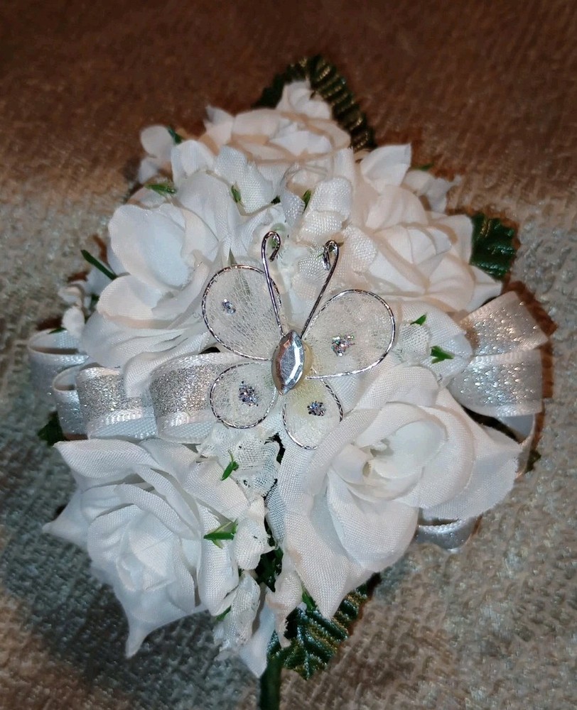 NEW 5″ Artificial White Rose Wrist Corsage Butterfly Silver Bow Prom/Wedding