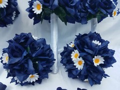 18 Pc. Wedding Bouquet Package, Navy Blue Roses, White Daisies, Wedding Bouquet
