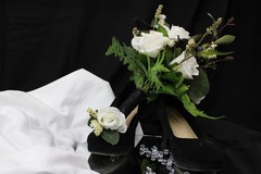 Creme roses & black calla lily bouquet w/ boutonniere