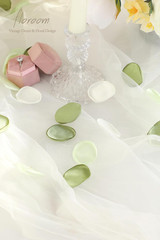 Floroom 300Pcs Rose Petals Sage Green Elf Green Faux Silk Flower Petals for Wedd