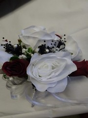 LARGE WEDDING BOUQUET WHITE & BURGUNDY 1 BOUTIONEER & 2 ATTENDANT BOUQUETS