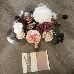 Ling’s Moment MEDIUM FREE-FORM BRIDAL BOUQUET IN DUSTY ROSE & MAUVE