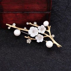 Shell Plum Blossom Flower Brooches For Women Wedding Office Brooch Pins Decor