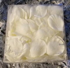 NEW His & Hers Ivory Wedding Silky Rose Petals 300 Count Cream Off-White