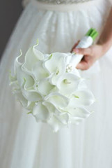 IFFO Bride Holding Flowers, High Simulation Pu Calla Lily Bouquet, and Never Wit