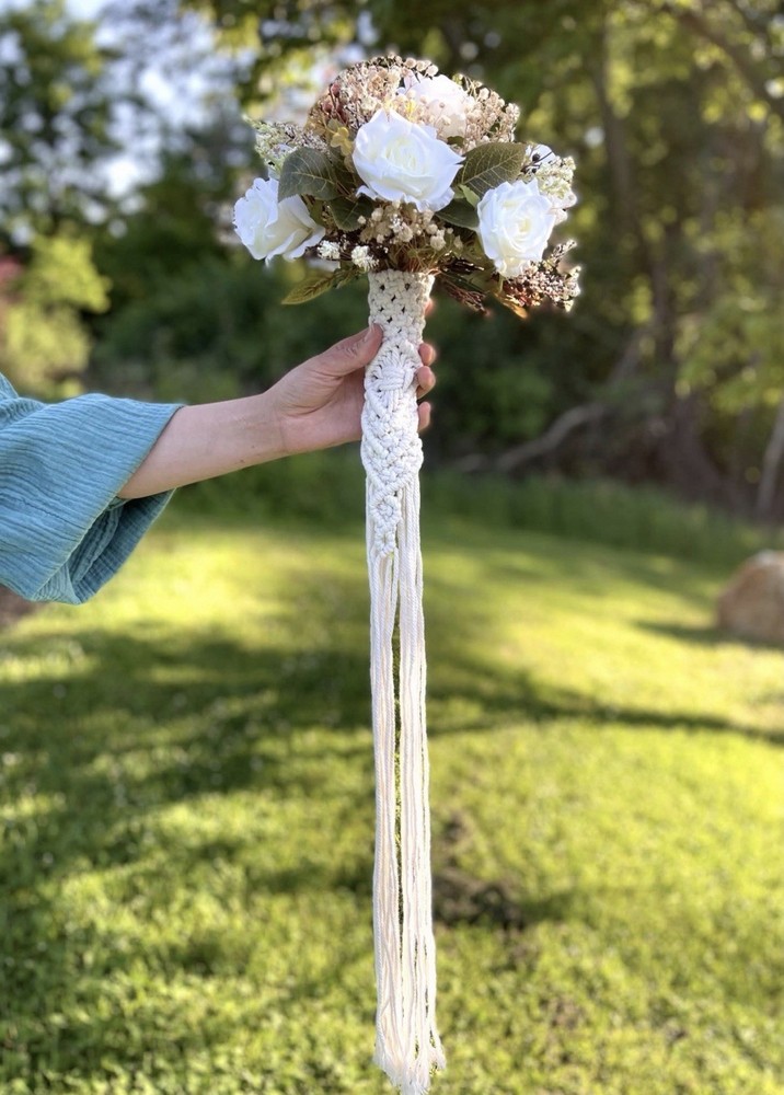 Macrame wedding bouquet wrap