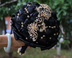 Gold Rhinestone Wedding Bouquet Crystal Bride Holding Roses