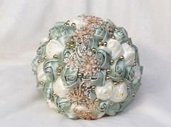 Handmade Wedding Bouquet with Golden Rhinestone Brooch Pearl Bridal Bouquet f…
