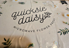 American Crafts Quicksie Daisy Flower Press Kit-15 Pieces- Nature Activity