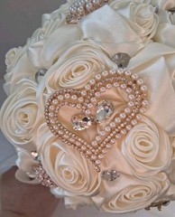IVORY/CREAM Satin Roses & Diamante Brooch/Rose Gold Brooch; Bridal Bouquet; EUC!