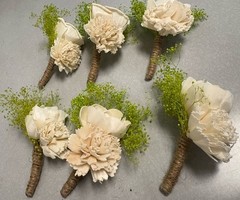 6 – Ivory/Green Sola Wood Flowers Groom Boutonnière Wedding Rose Baby’s Breath