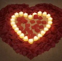 1000 pcs Rose Petals with 24 LED Romantic Heart Candles Valentines Decoration