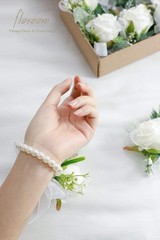 Adjustable Pearl Bracelet Corsages – Ivory Roses for Brides and Proms – Set of 2