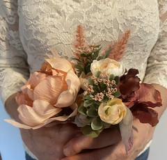 6 Wedding Table Bouquets Budget Friendly Beautiful Faux Flowers Cream/White Pink