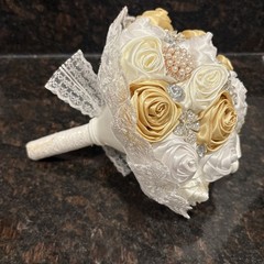 White and Ivory Satin Roses Brooch Wedding Bouquet For Bride💛🤍👑