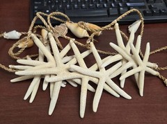 HANDMADE WHITE STARFISH SEASHELL GARLAND HANGER