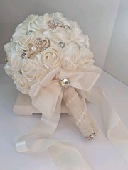 IVORY/CREAM Satin Roses & Diamante Brooch/Rose Gold Brooch; Bridal Bouquet; EUC!
